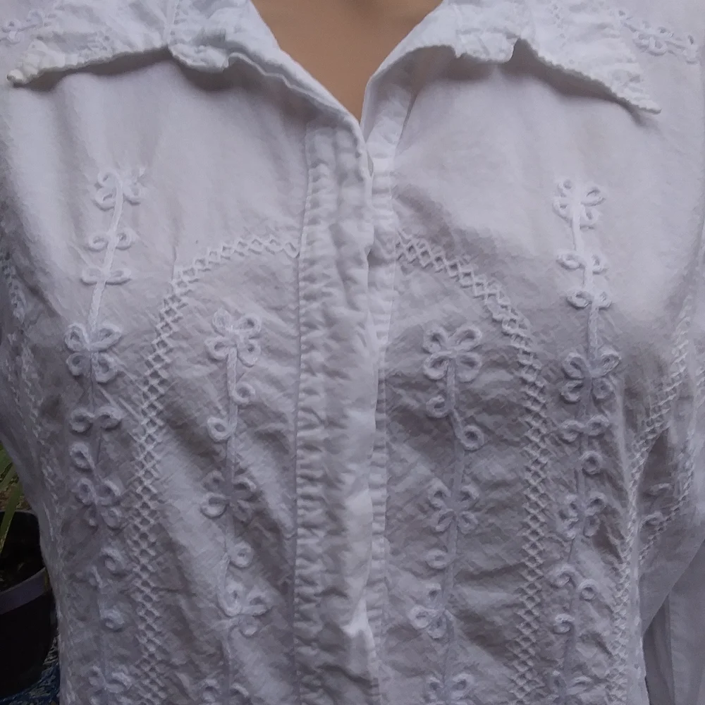 NWOT "Caamano" white button down designer top - Picture 2 of 8